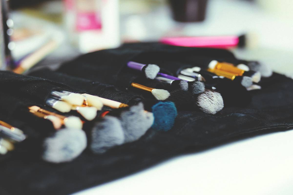 Stage Makeup Essentials: 7 Proven Tips to Avoid Costly Mistakes
